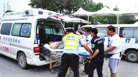 救護(hù)車一次多少錢(qián)？出車費(fèi)用太高或成救護(hù)難題？01