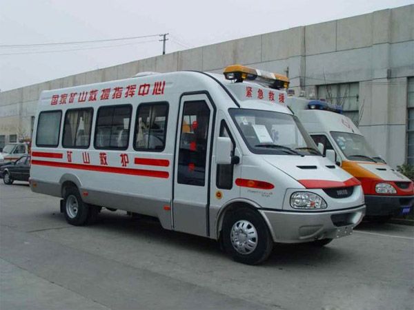 救護車生產(chǎn)廠家的發(fā)展趨勢如何？一篇文章告訴你。01