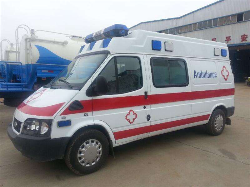 救護(hù)車和醫(yī)療車有什么區(qū)別？救護(hù)車廠家專業(yè)為你解答。01